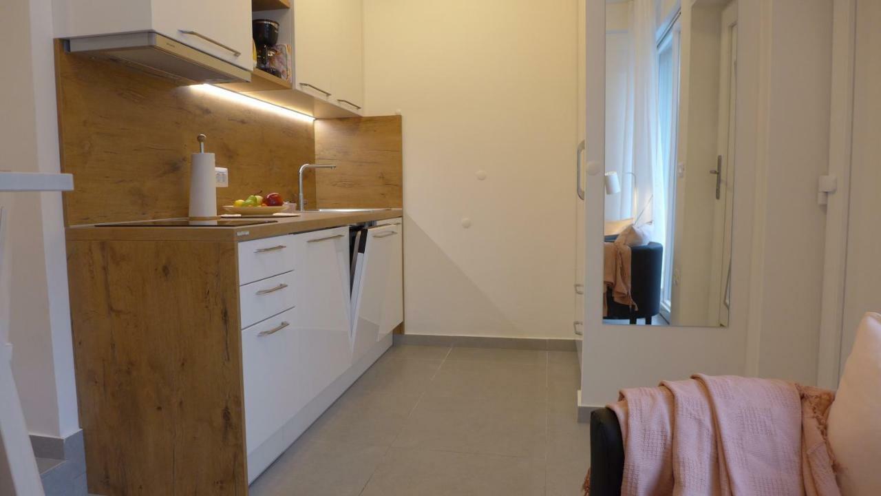 Studio Claudia Opatija Luaran gambar